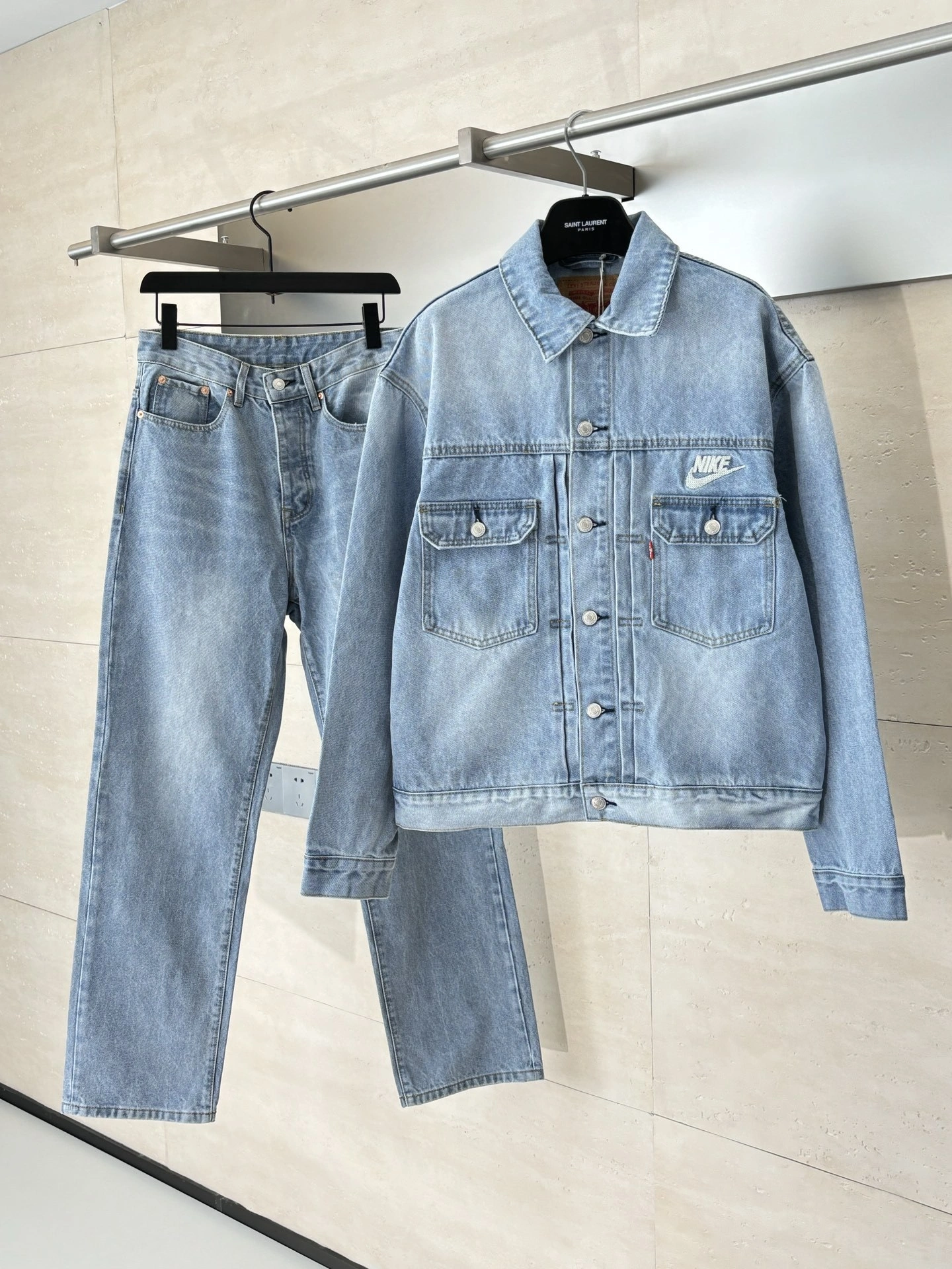 wg.luxury-- 8V Levi’s x Nike embroidery item: E-F431J1722
